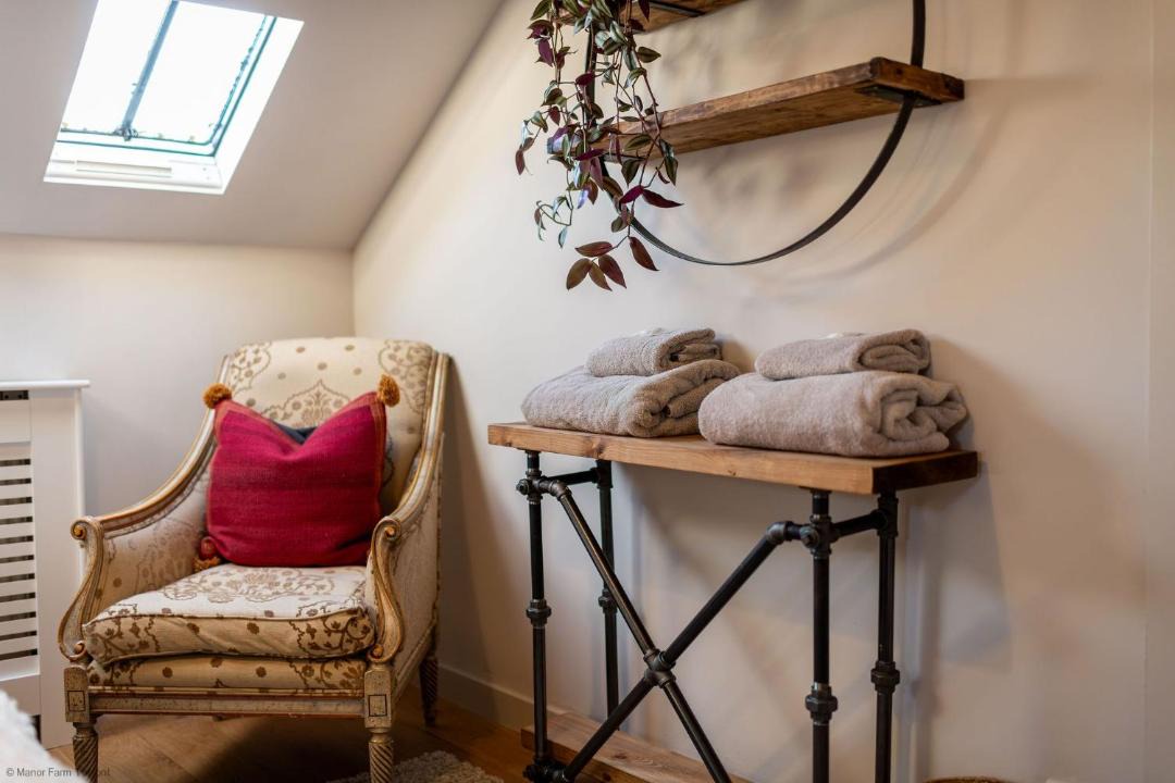 Photo of Others in Ebbesborne Wake