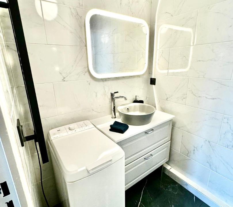 Photo of Others in Champagne-au-Mont-d'Or