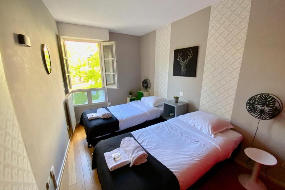 Photo of Others in Antigone