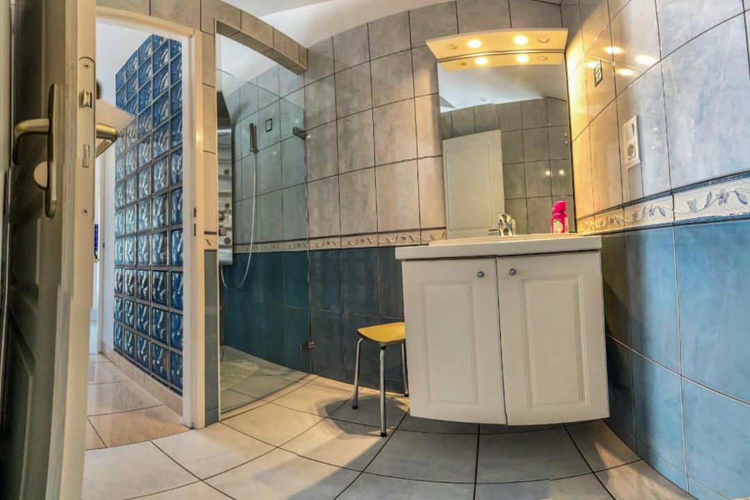 Photo of Others in Igney