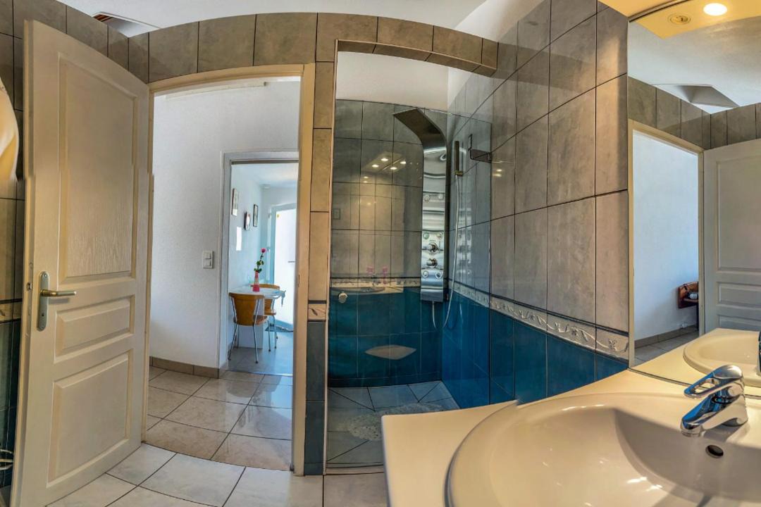 Photo of Others in Igney