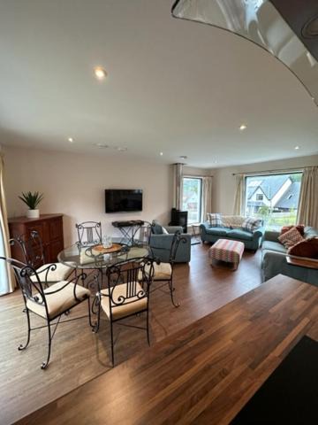 Photo of Others in Contin