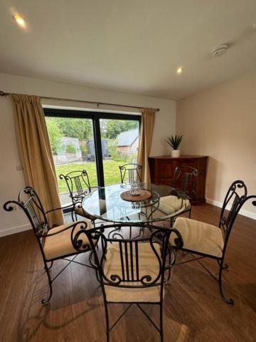 Photo of Others in Contin