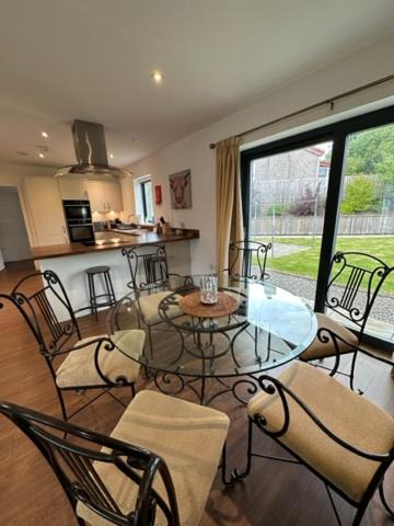 Photo of Others in Contin