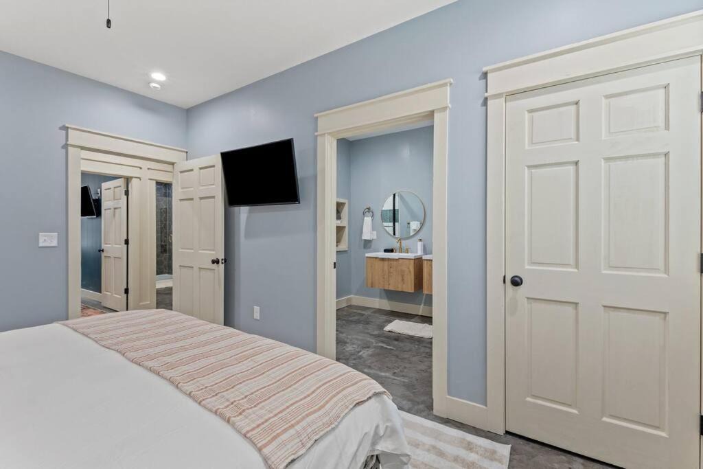 Photo of Others in Stanton