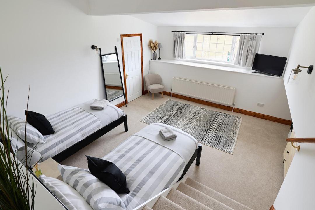 Photo of Others in Ferndown