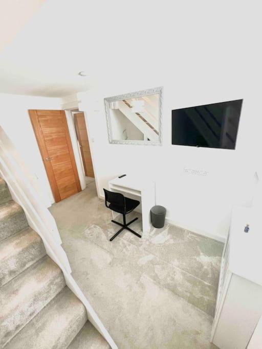 Photo of Others in Hatfield