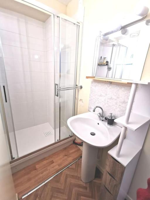 Photo of Others in Courlancy