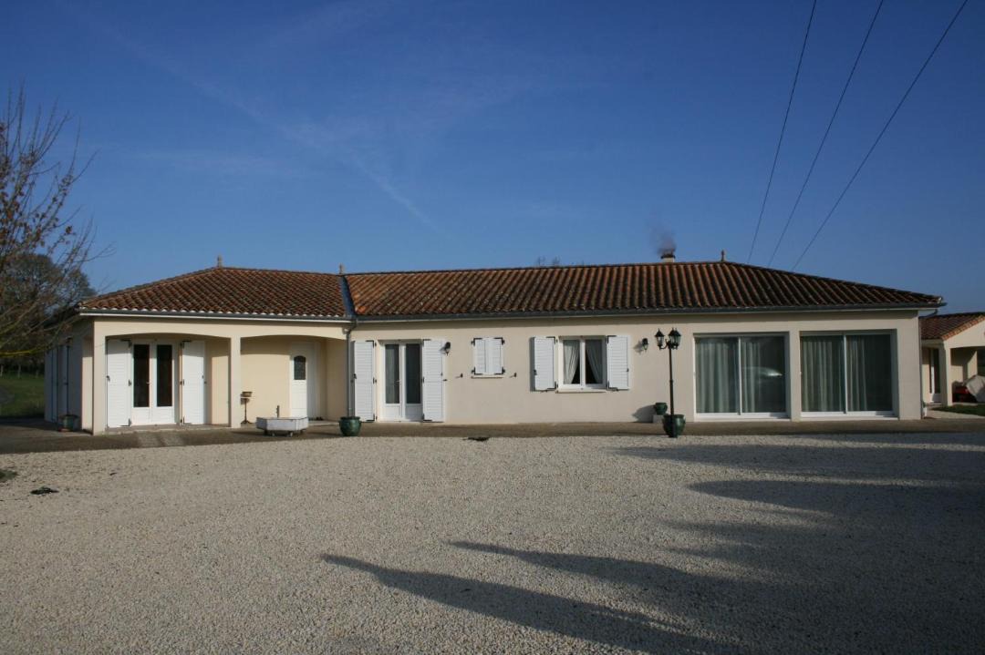 Photo of Others in Cozes