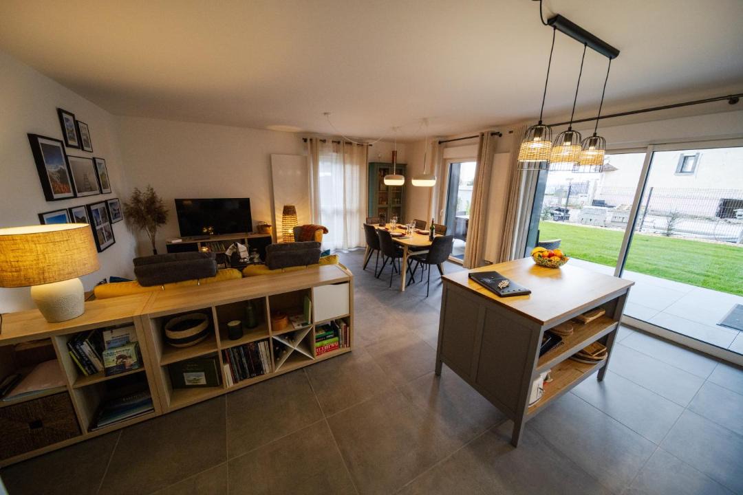 Photo of Others in Publier