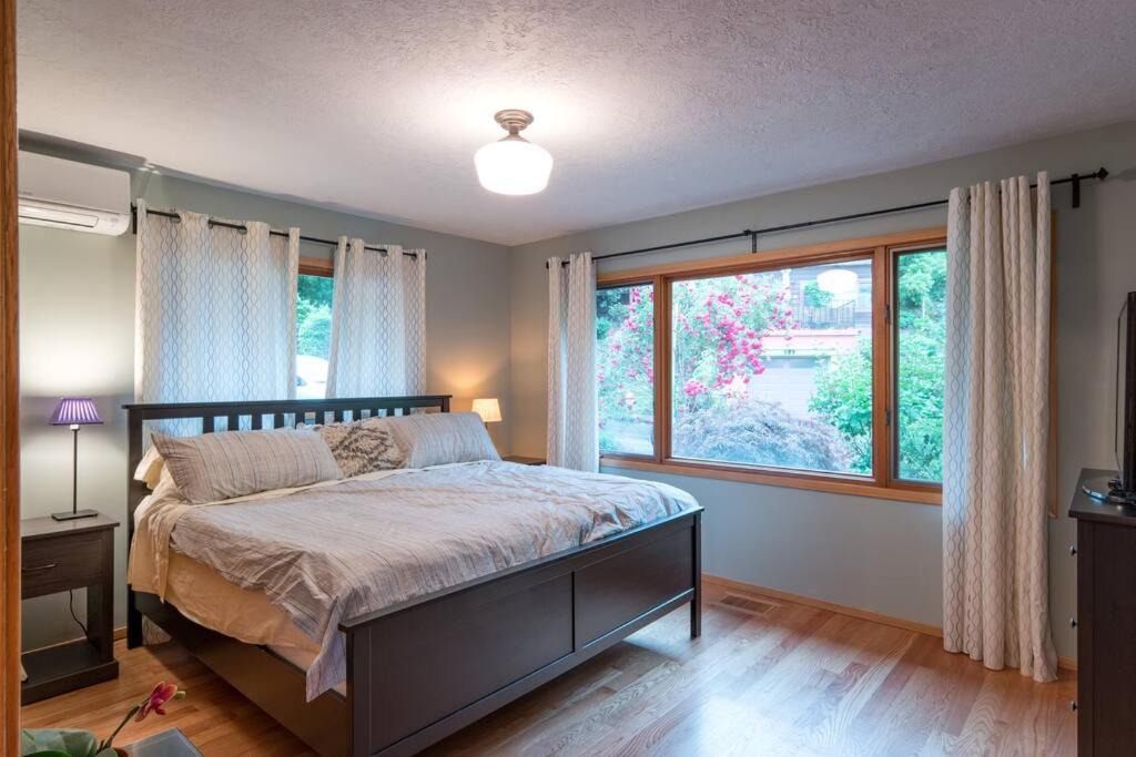 Photo of Others in Mount Tabor