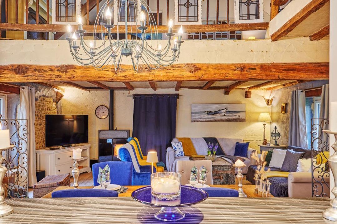 Photo of Others in Surville