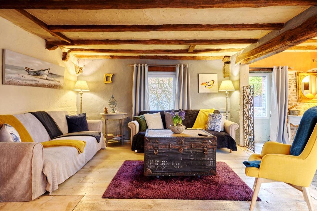 Photo of Others in Surville