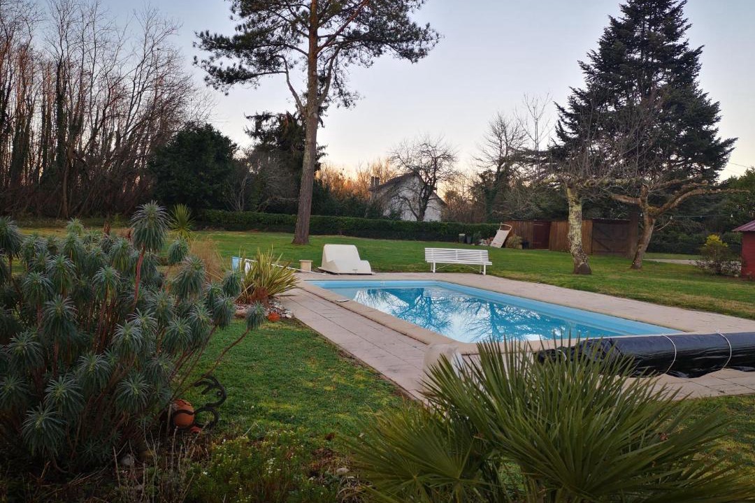 Photo of Others in Illats