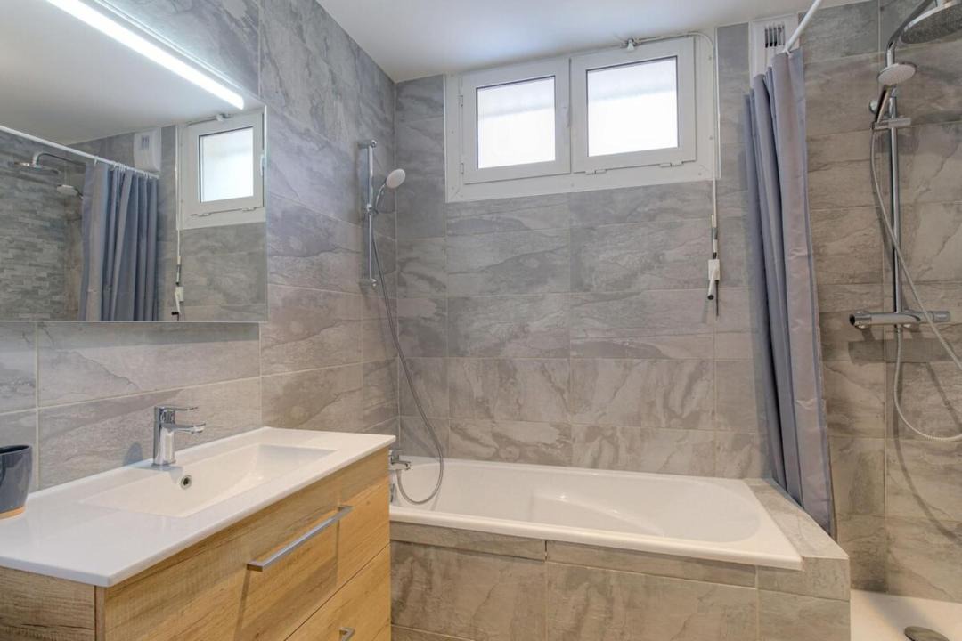 Photo of Bathroom in Sainte-Foy-les-Lyon