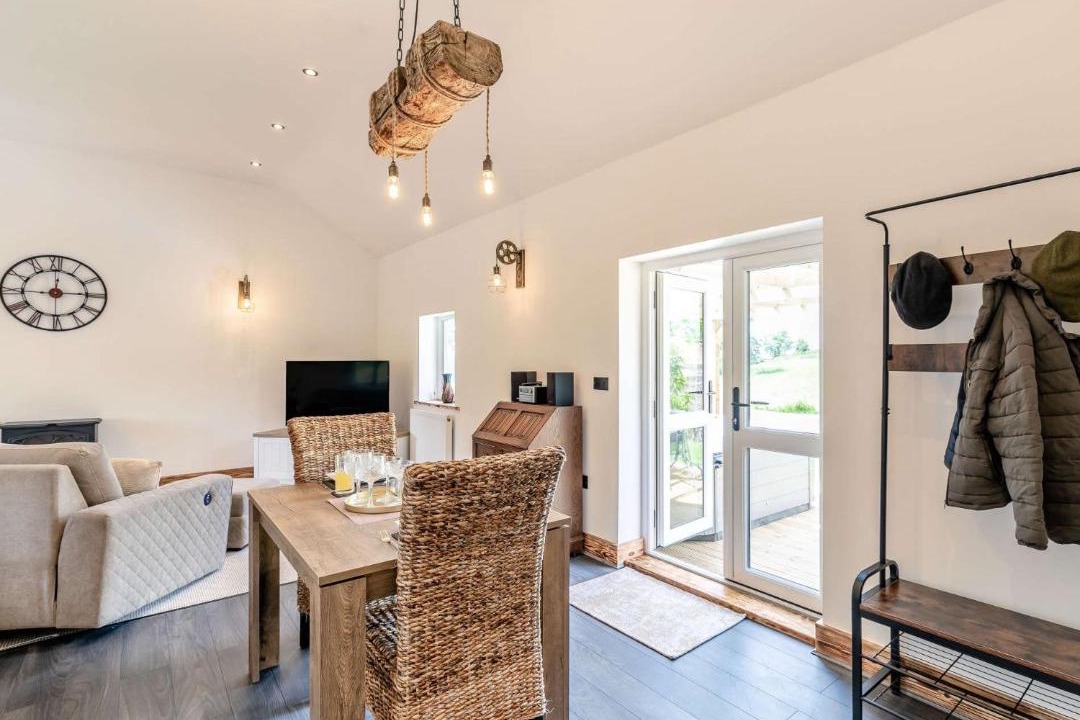 Photo of Others in Low Catton