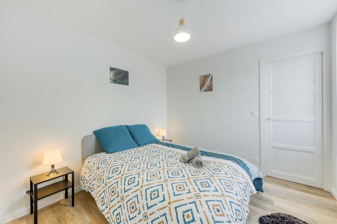 Photo of Others in Palaiseau