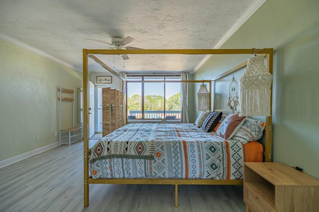 Photo of Bedroom in Panacea
