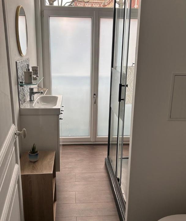 Photo of Others in Albert