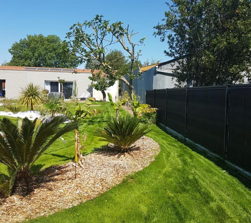 Photo of Others in Grues