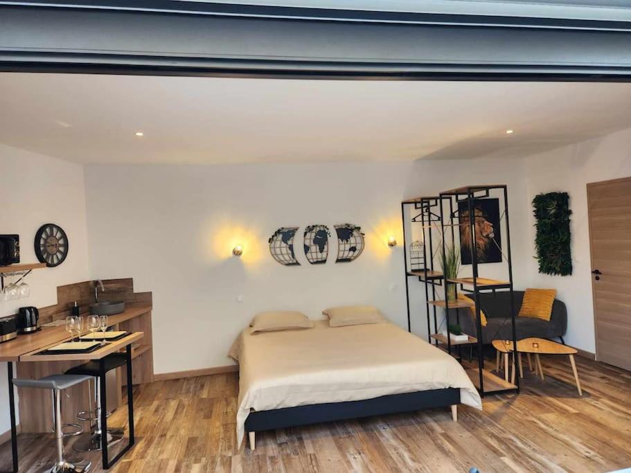 Photo of Bedroom in Andilly