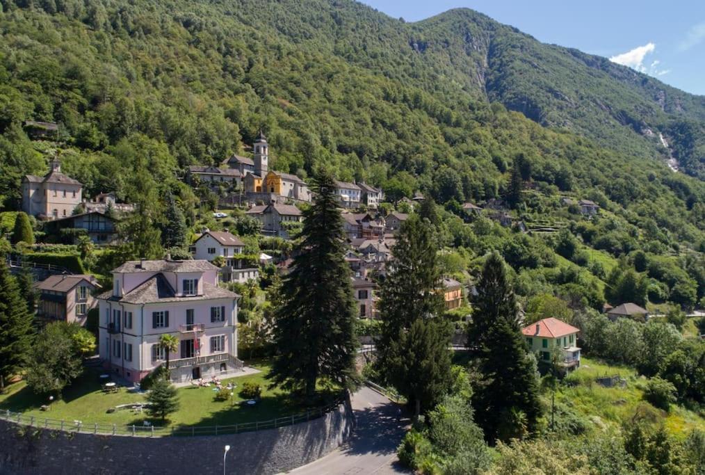 Photo of Others in Isorno
