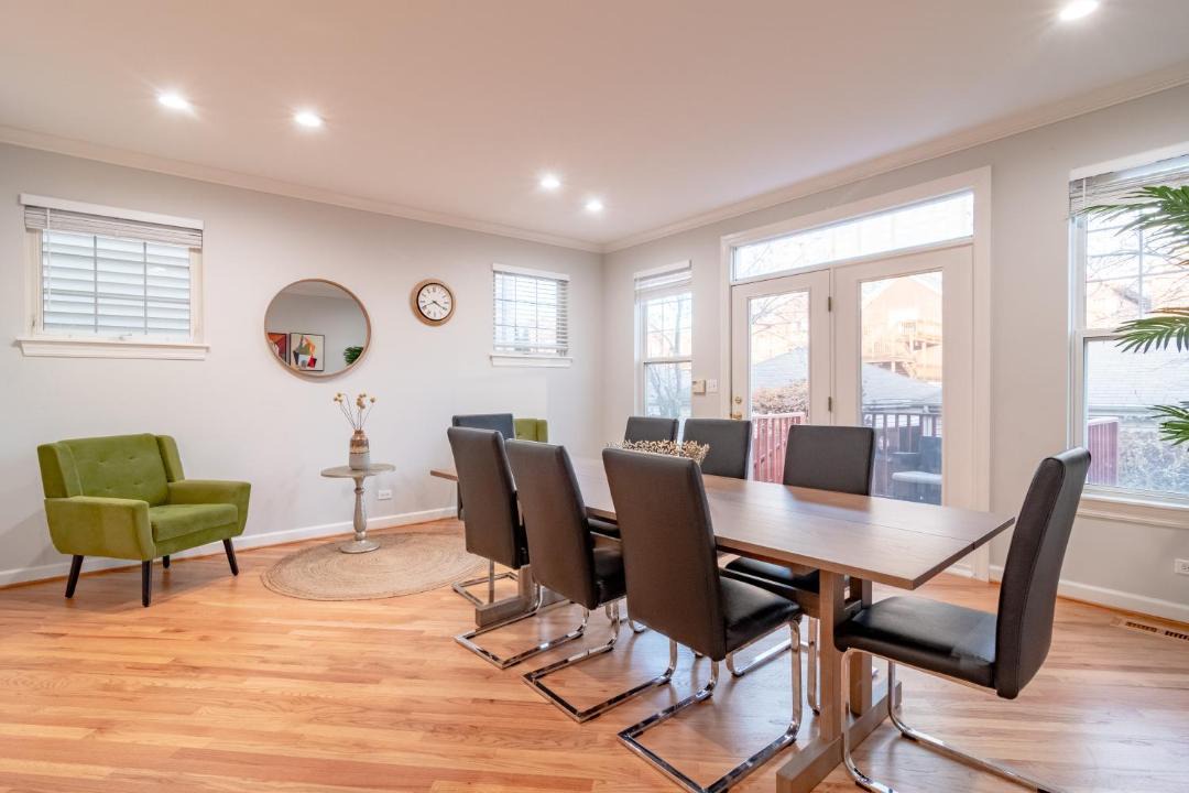 Photo of Livingroom in River North