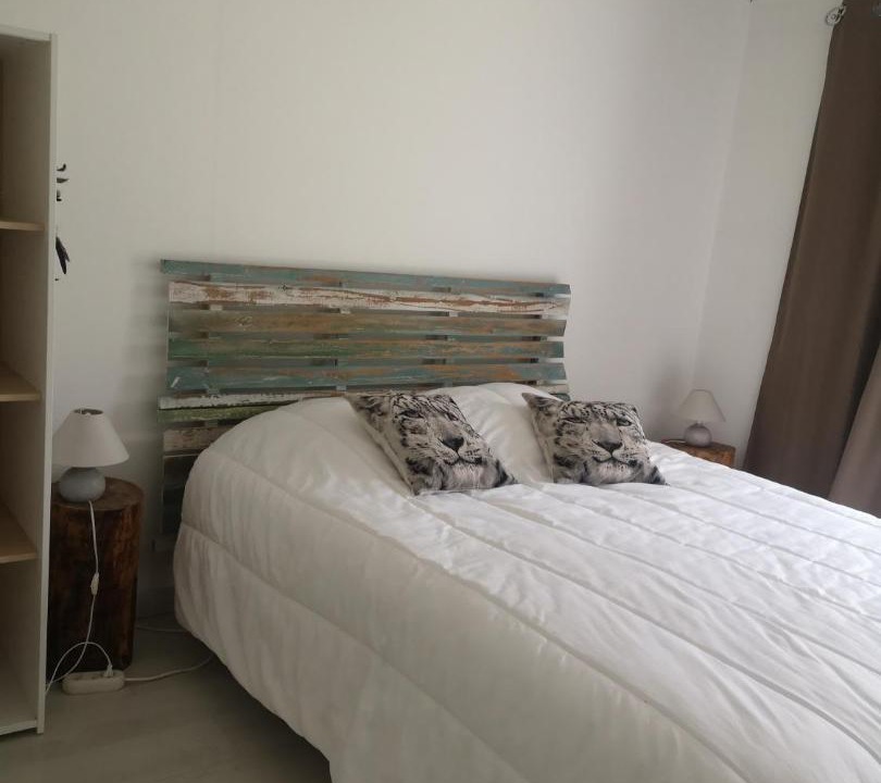 Photo of Others in Illats