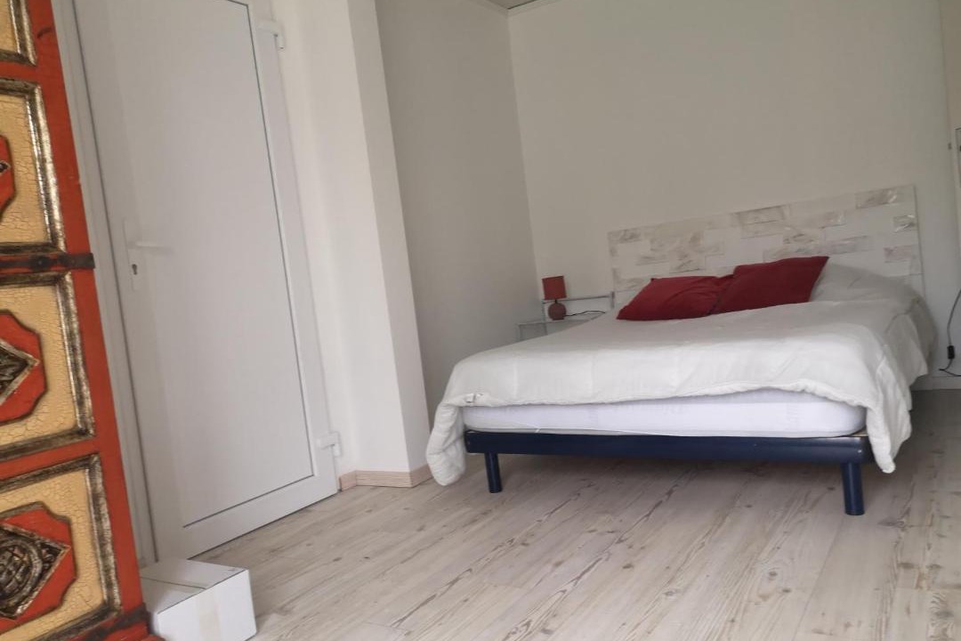 Photo of Others in Illats