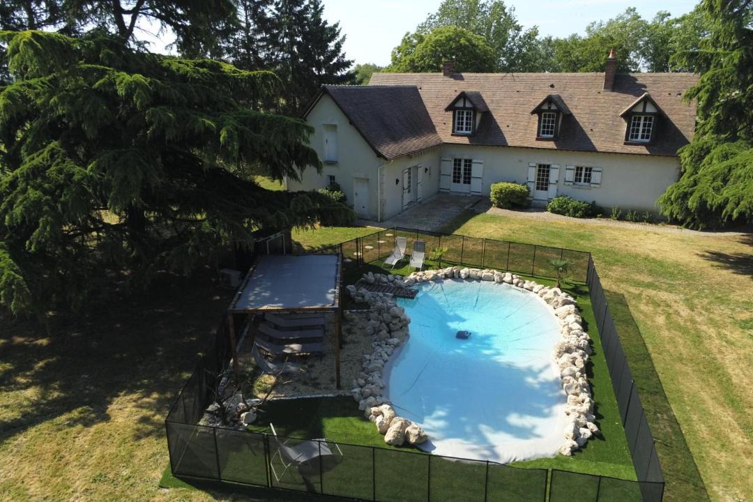 Photo of Others in Huisseau-sur-Mauves