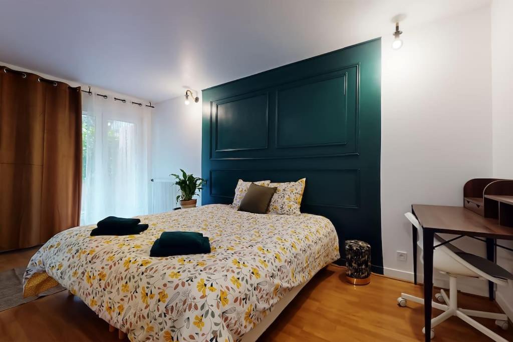 Photo of Bedroom in Le Kremlin-Bicetre