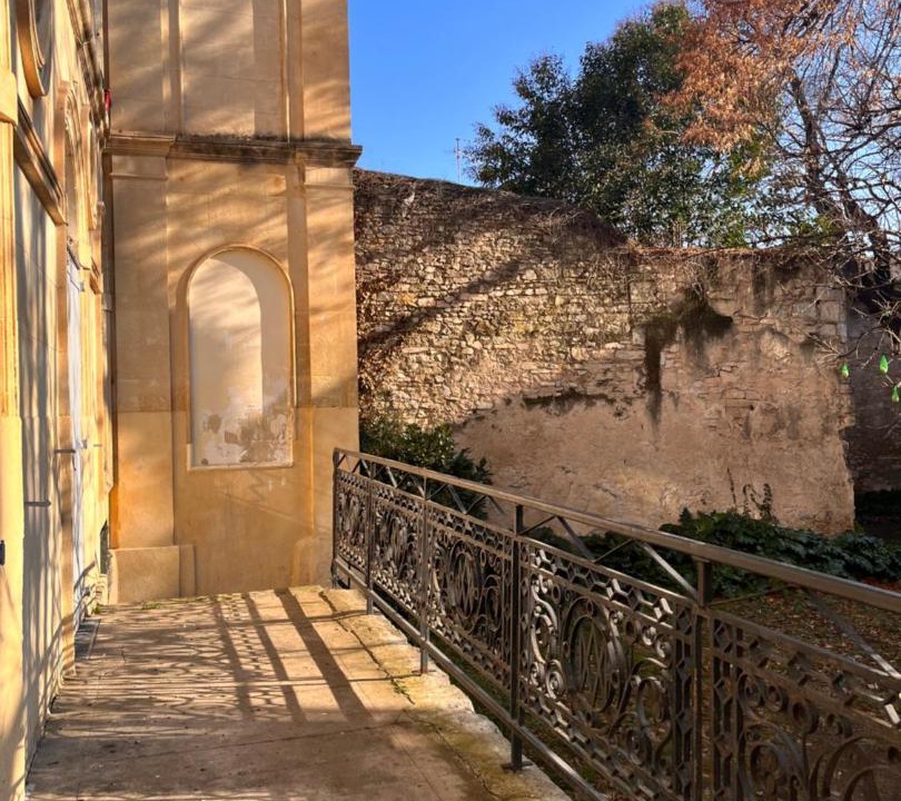 Photo of Others in Faubourg