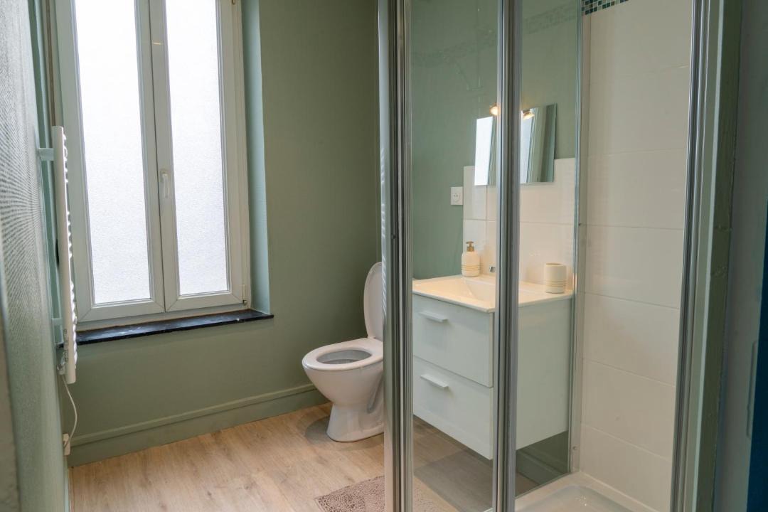 Photo of Bathroom in Charleville-Mezieres