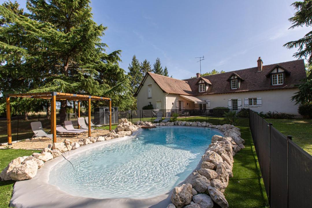 Photo of Others in Huisseau-sur-Mauves