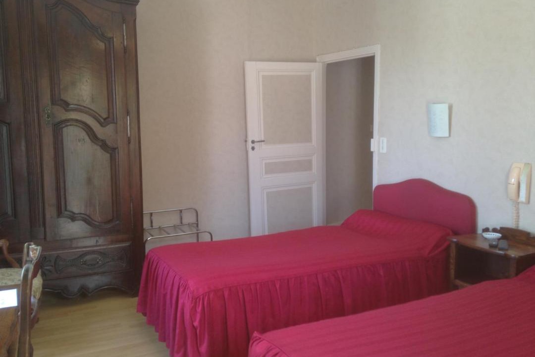 Photo of Others in Oust