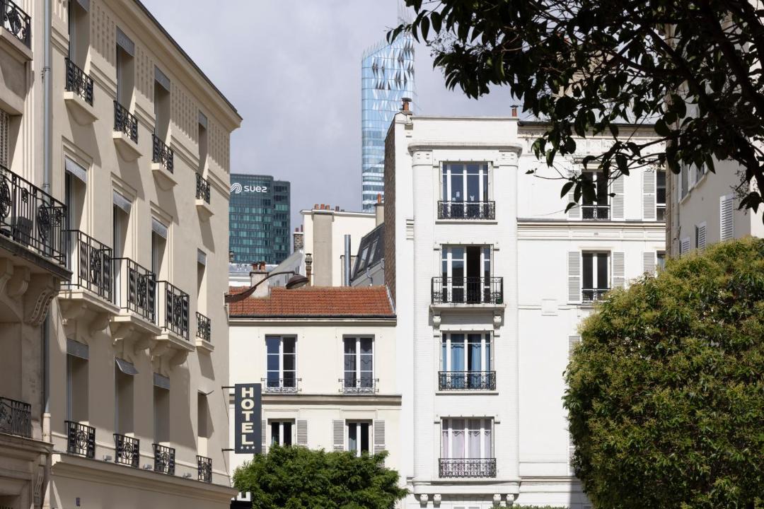 Photo of Others in Neuilly-sur-Seine