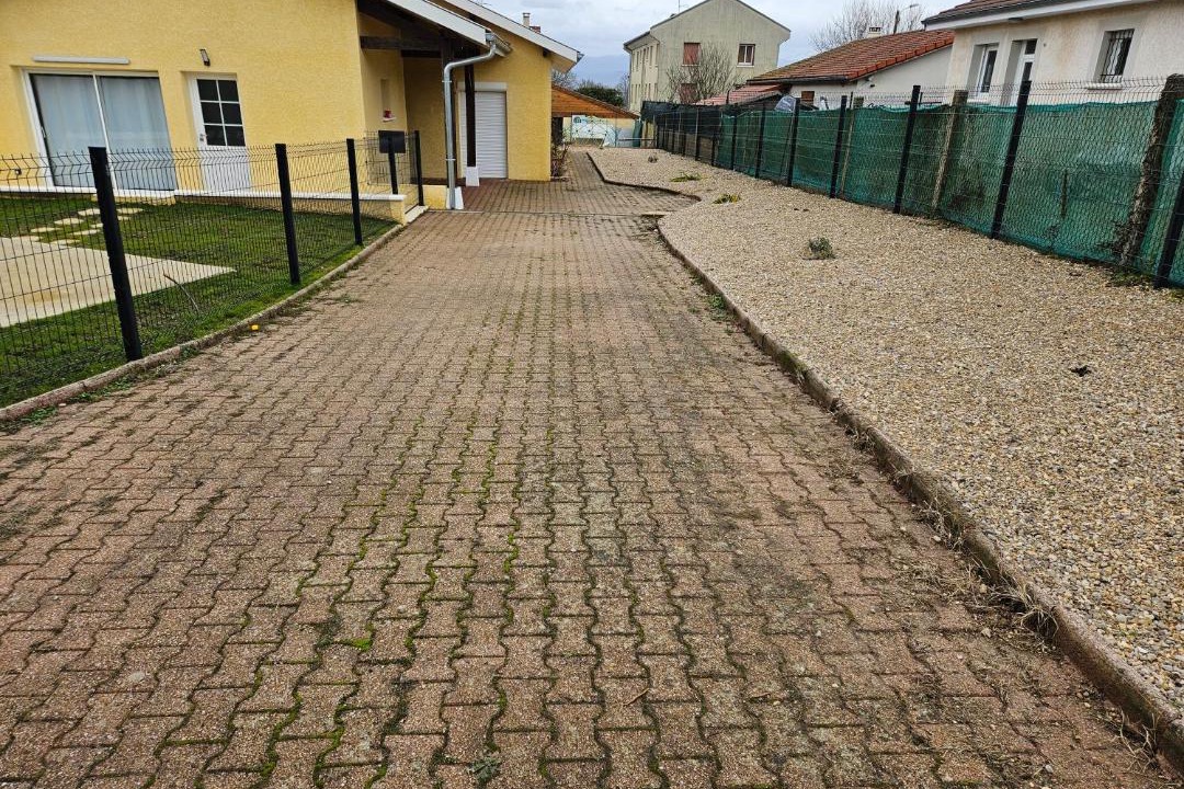 Photo of Buildings in Priay