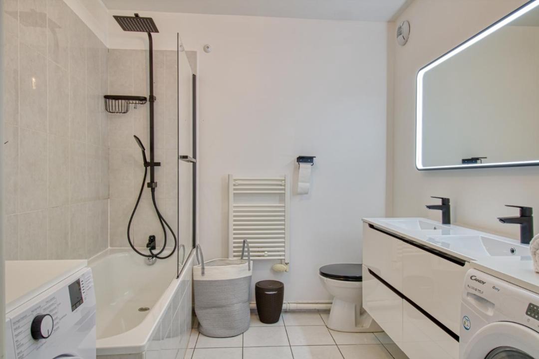 Photo of Others in Montevrain