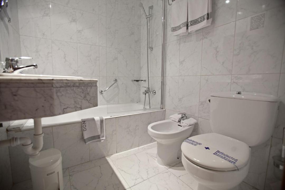 Photo of Bathroom in Huarte