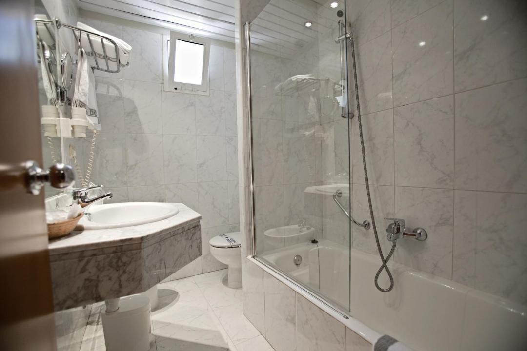 Photo of Bathroom in Huarte