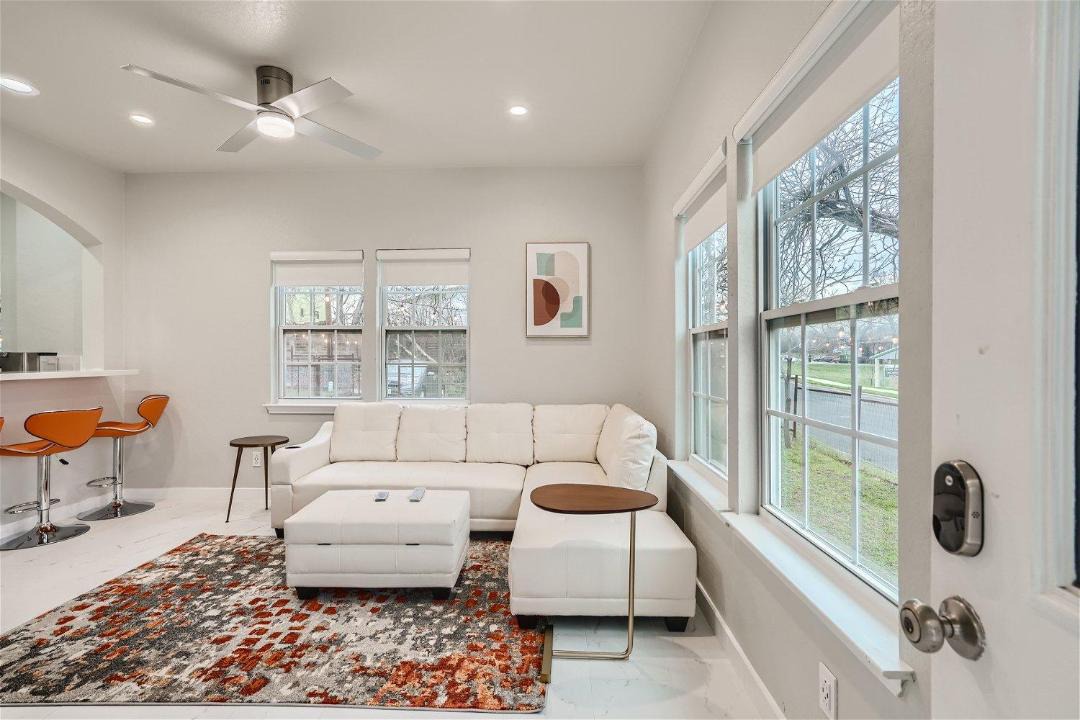 Photo of Livingroom in Foster Heights