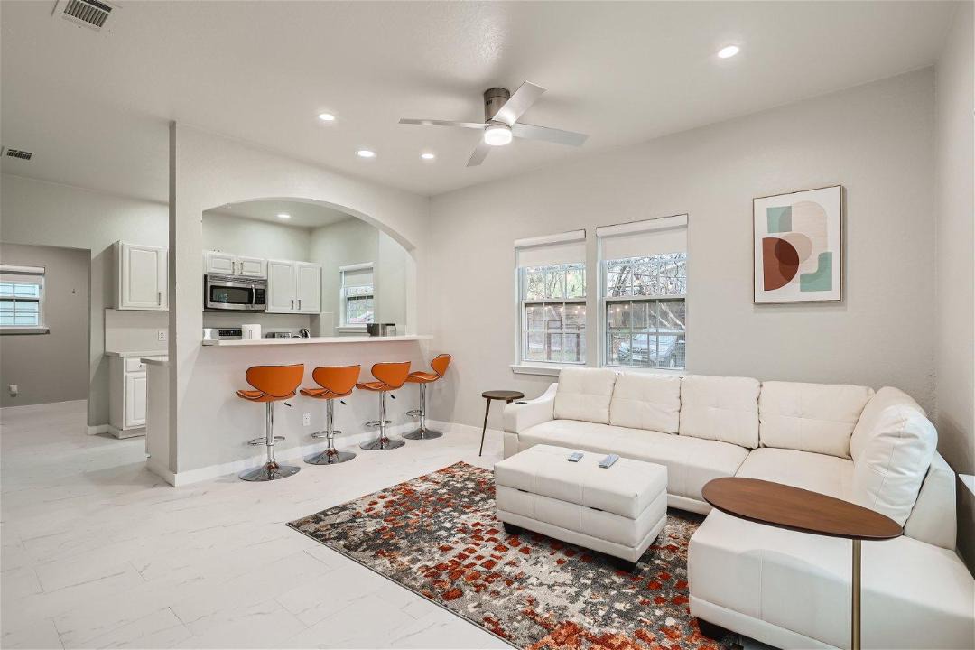 Photo of Livingroom in Foster Heights