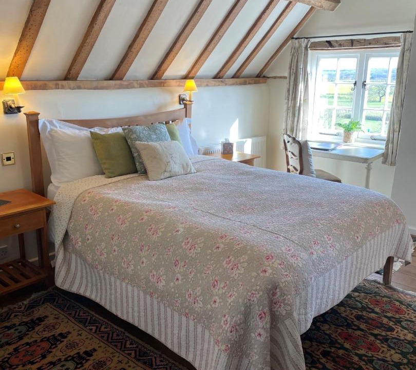 Photo of Others in Weston under Wetherley