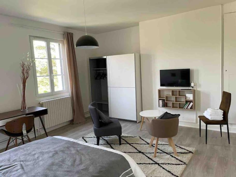 Photo of Others in Rugles