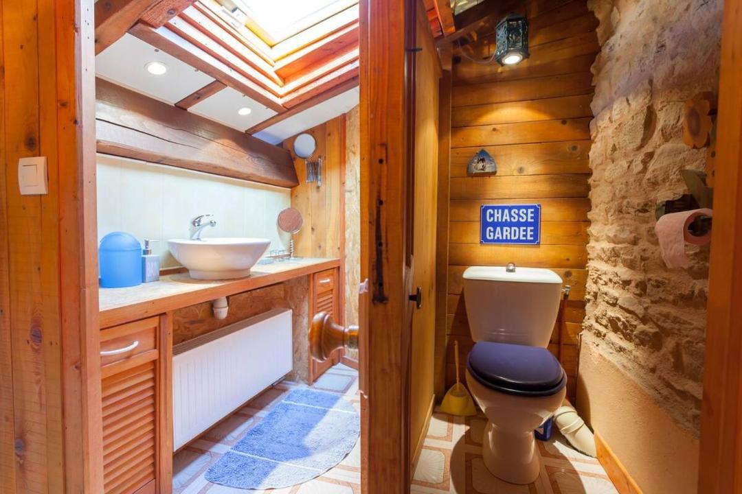 Photo of Bathroom in Yzeron