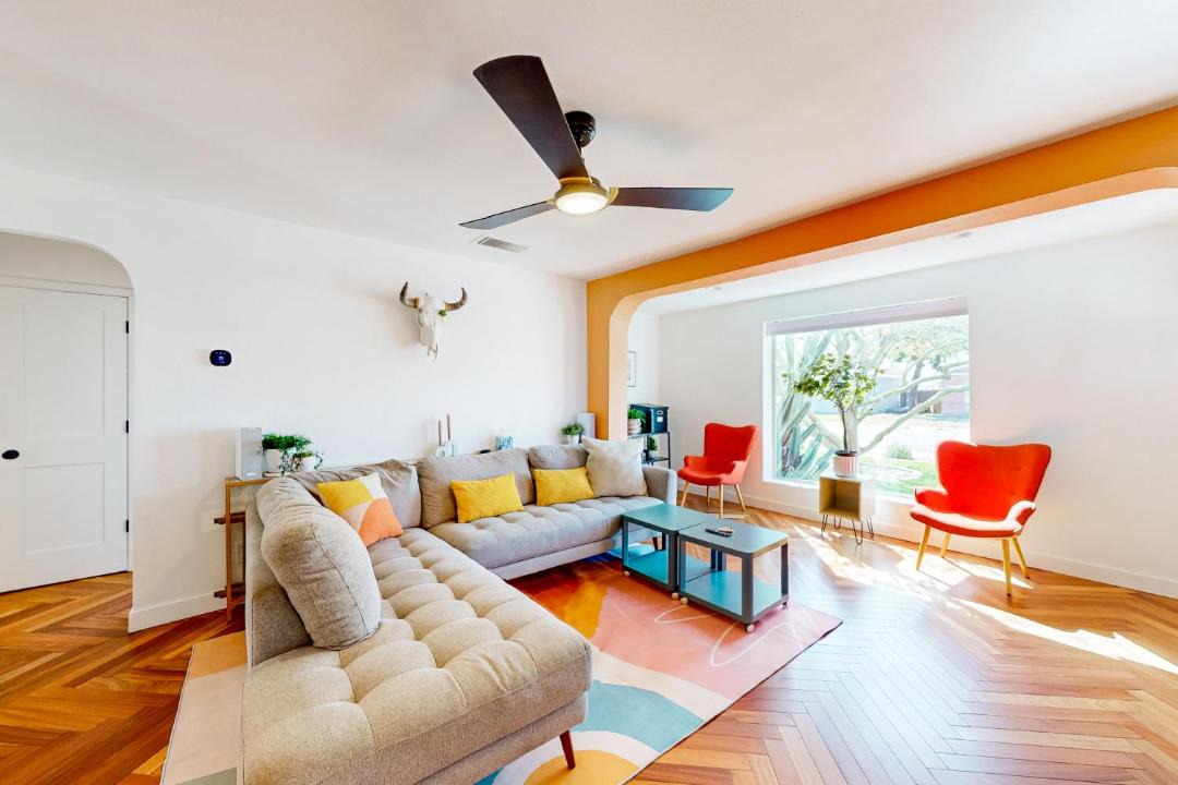 Photo of Livingroom in Encanto