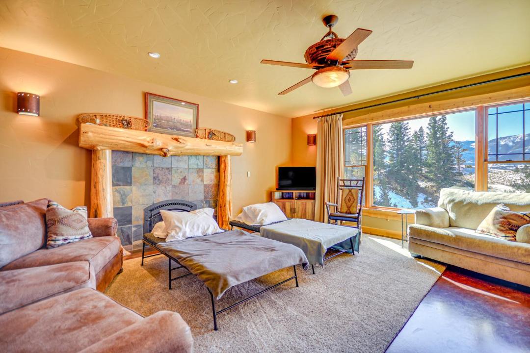 Photo of Others in Nye