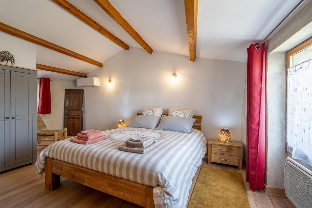 Photo of Others in Aigne