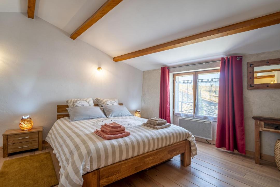 Photo of Others in Aigne