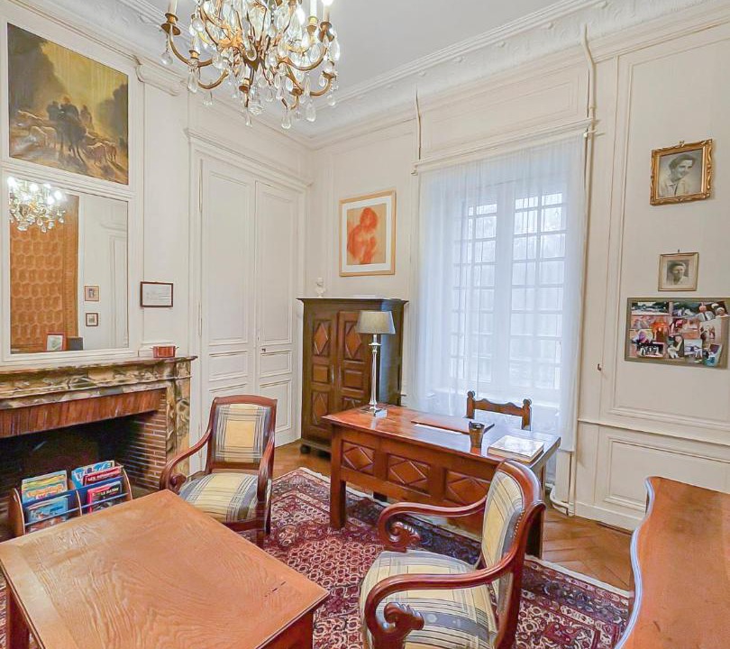 Photo of Others in Quintin